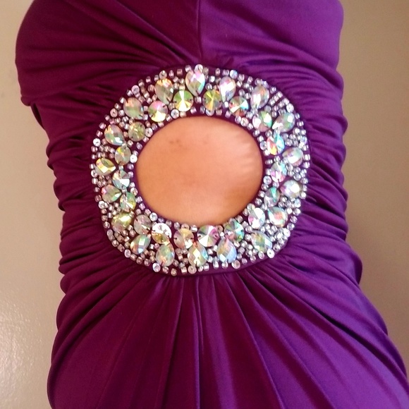 Dress - Picture 2 of 3